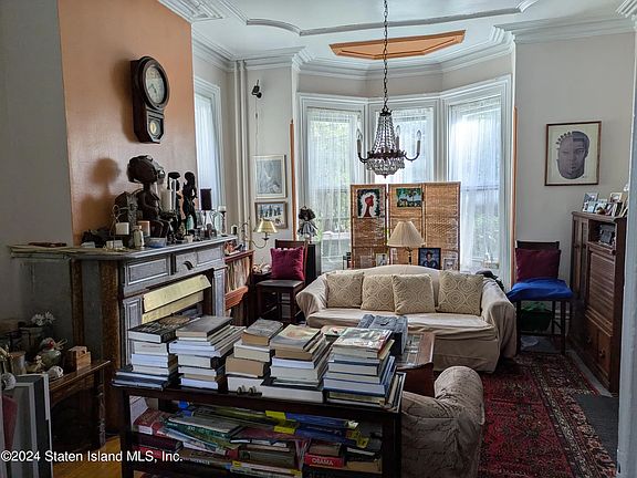 3rd image of 11 Sylvia St #12