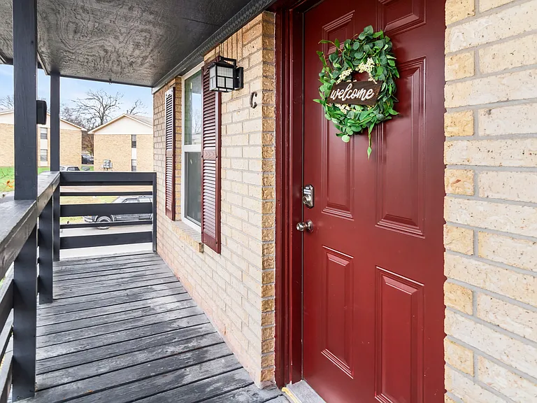 1005 Summer Court Cir #C — Photo 16