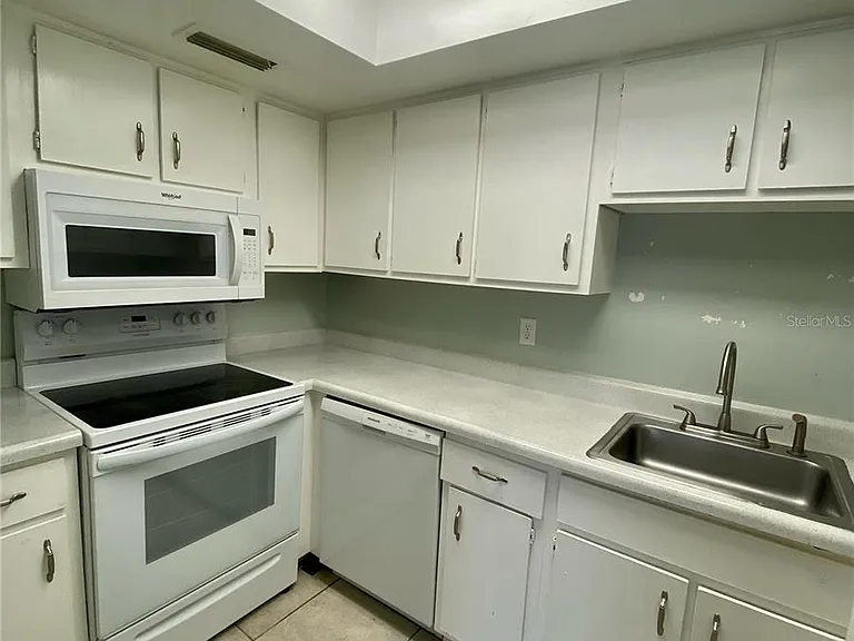 551 Flemming Way #201 — Photo 9