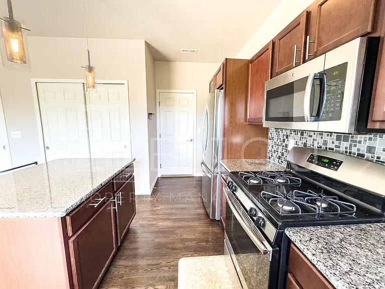 3760 Scott Ln — Photo 5