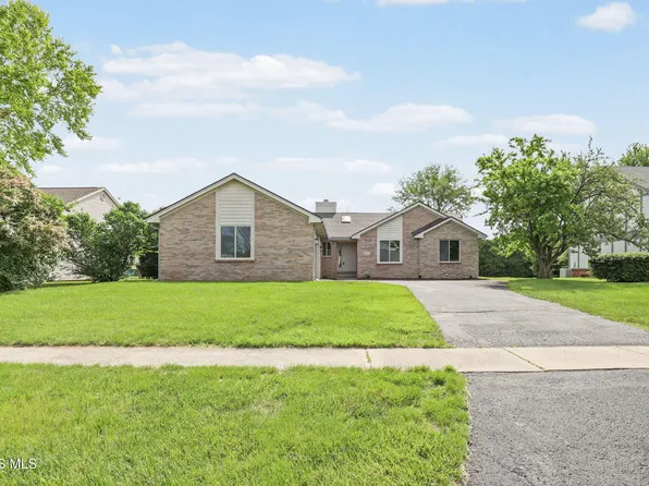 1705 Henthorne Dr, Maumee, OH 43537