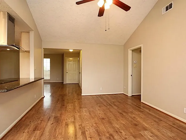 12623 Westella Dr — Photo 11