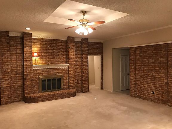 3rd image of 2205 College Ave