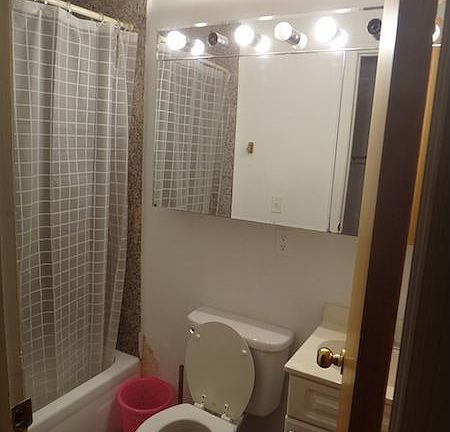 5th image of 407 W 51st St APT 1D