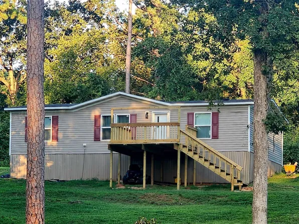 433 E Highland Dr, Livingston, TX 77351