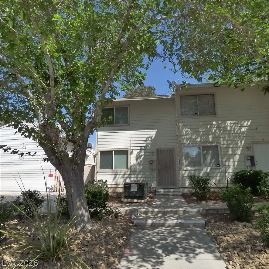 2 bed, 1.5 bath, 928 sqft, $1,175 — Photo 1