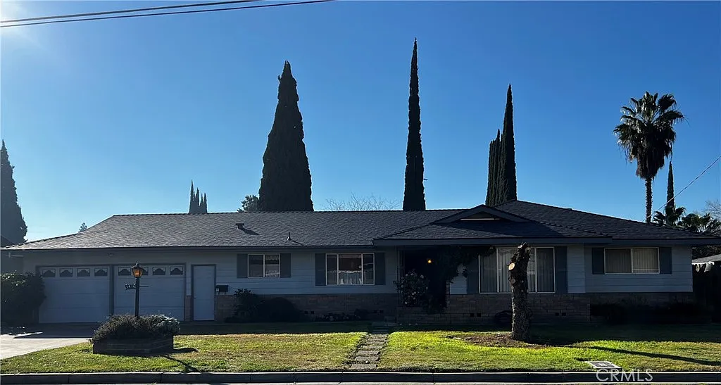 196 Emerald Dr photo 1