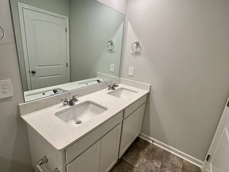 934 Liverpool Way #1 — Photo 7