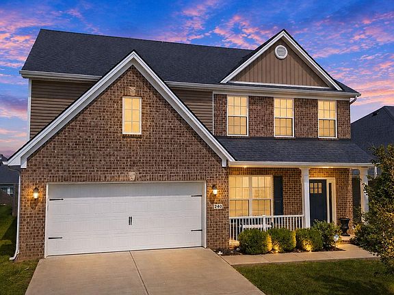 3rd image of 240 Blackthorn Dr