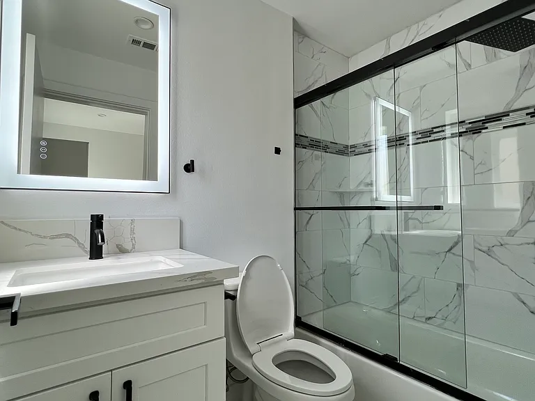 1153 W 37th Dr #1 — Photo 13