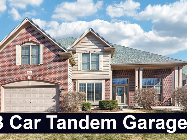 911 Tipperary St, Gilberts, IL 60136