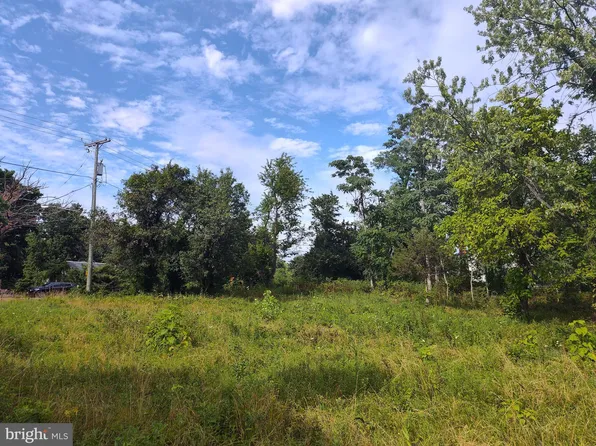 1512 Rollins Ave, Capitol Heights, MD 20743