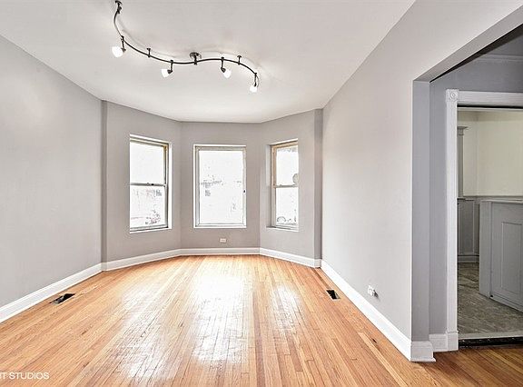 2nd image of 719 S Central Park Ave