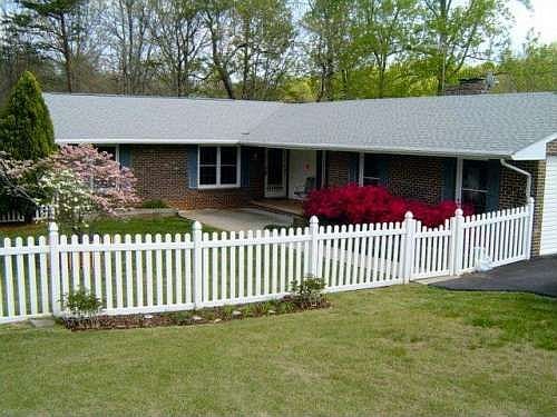 2nd image of 405 Crestridge Dr