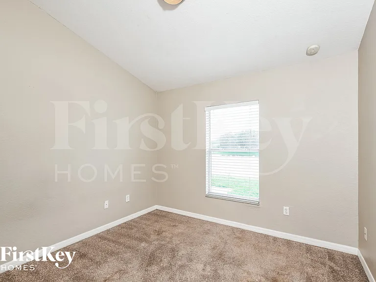 5455 Oro Valley Rd — Photo 10