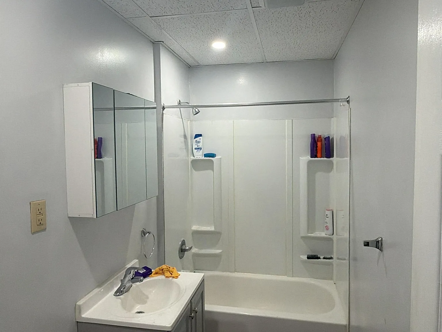 3 bed, $2,200 — Photo 3