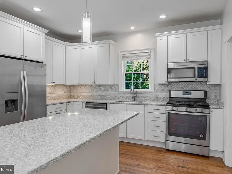 4226 Ellicott St NW — Photo 9