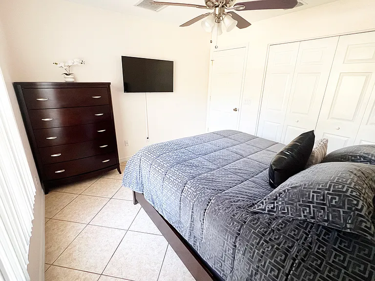 2727 Cherokee St — Photo 29