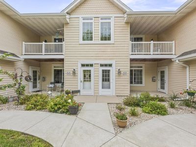 W398N6071 Autumn Woods DRIVE, Oconomowoc, WI, 53066