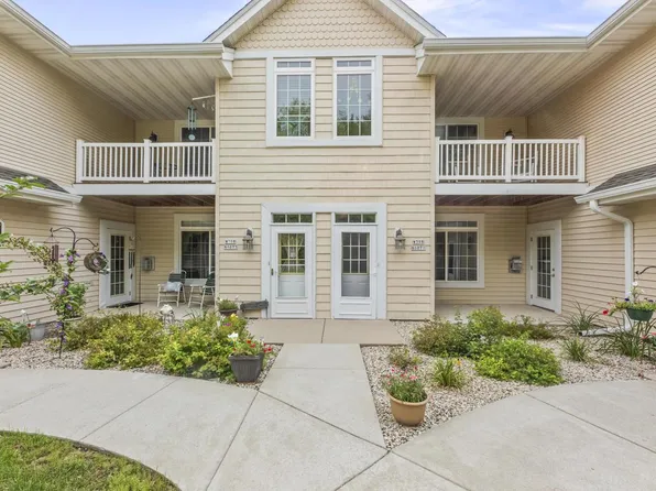W398N6071 Autumn Woods DRIVE, Oconomowoc, WI 53066