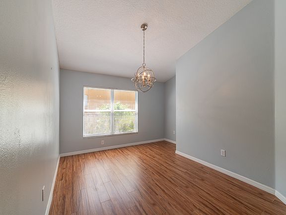 4th image of 721 Somerstone Dr
