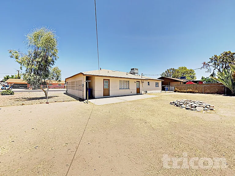 667 W Ivanhoe St — Photo 24