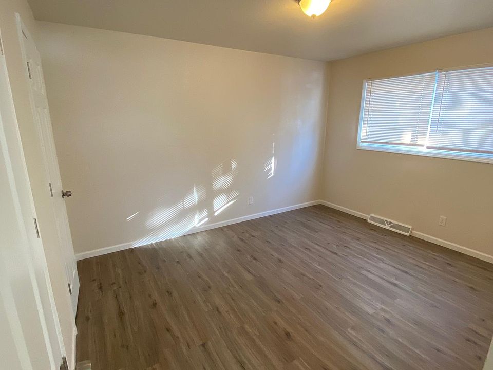 1st image of 3240 N Julia St #1-3