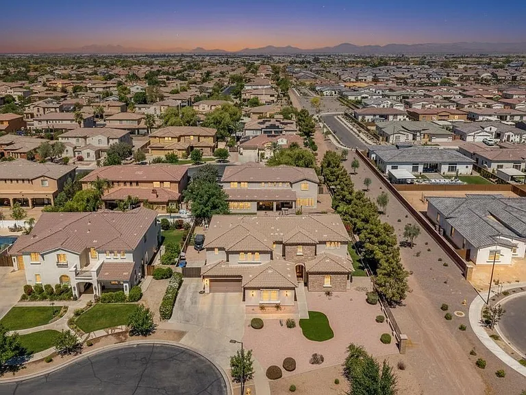 20394 E Calle De Flores — Photo 31