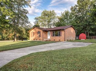 2318 Emerywood Rd, Greensboro, NC 27403