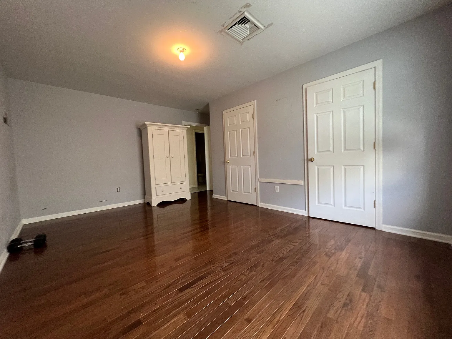 2 bed, 950 sqft, $2,000 — Photo 3