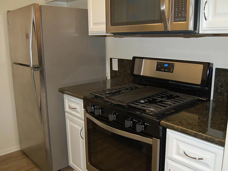 1232 Harvard St #6 — Photo 12
