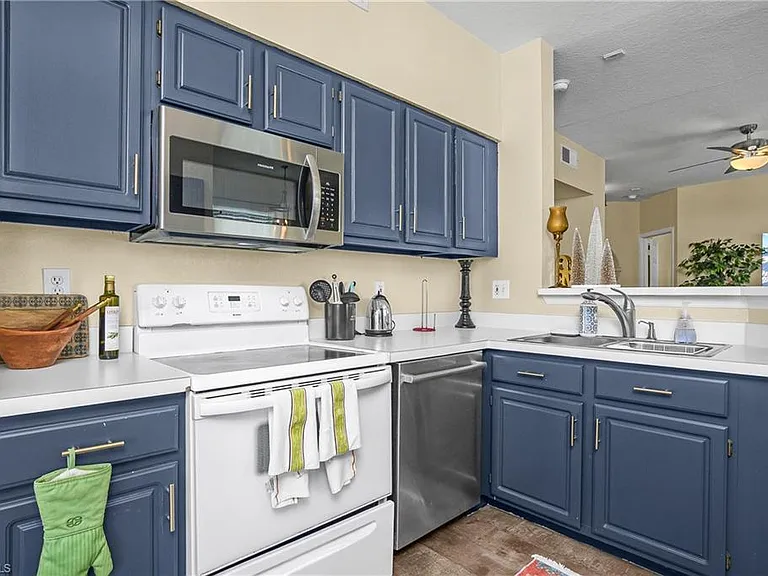 23500 Walden Center Dr #303 — Photo 14