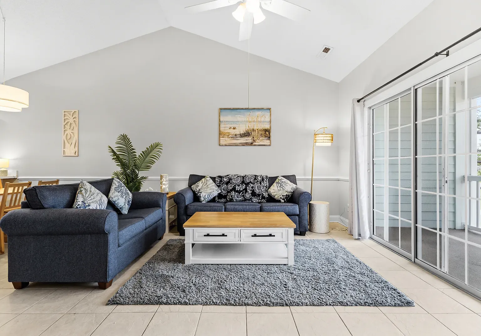 2 bed, 951 sqft, $1,900 — Photo 1