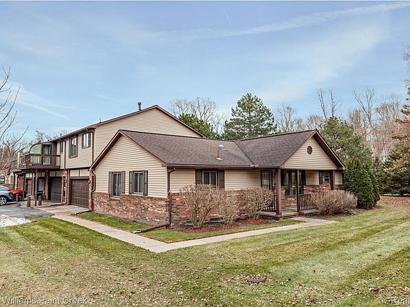 2nd image of 975 Woodlane Dr