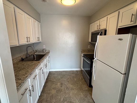 4th image of 1614 Harmon St APT H