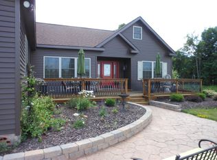 25 Wheat Dr, Morrisonville, NY 12962