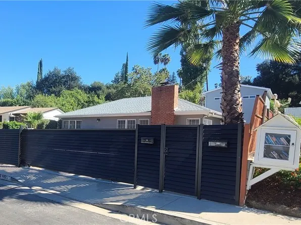 22054 Independencia St, Woodland Hills, CA 91364