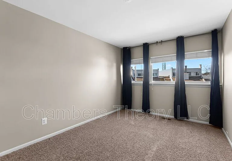 1043 Warwick Ct — Photo 15