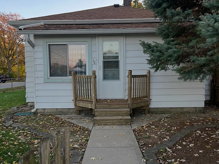3901 Oliver Ave — Photo 6