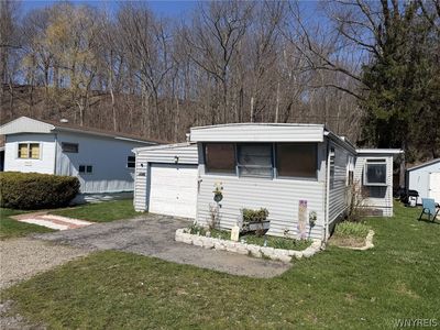 2040 Hemstreet Rd, East Aurora, NY, 14052