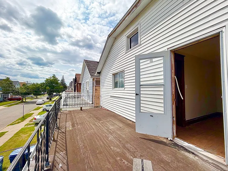 74 Houston St #2 — Photo 25