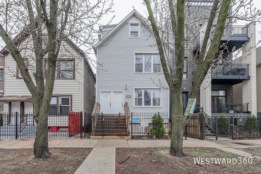 1st image of 1733 N Artesian Ave APT 3