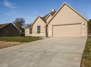 626 Lunar Cir, Granbury, TX 76049