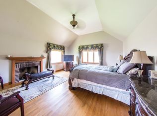 2336 Harrow Gate Dr, Inverness, IL 60010