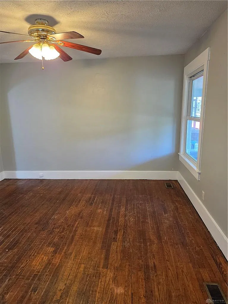 2 bed, 1.0 bath, 1088 sqft, $1,200 — Photo 3