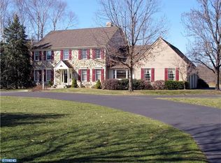 609 S Saratoga Dr, Moorestown, NJ 08057