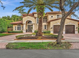 Silvercrest Lake Estates, Miami Lakes, FL 33016