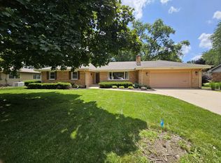 1910 Kenilworth Pl, Aurora, IL 60506