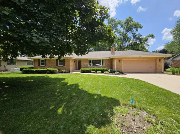 1910 Kenilworth Pl, Aurora, IL 60506