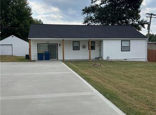 1227 N Jesse James Rd, Excelsior Springs, MO 64024